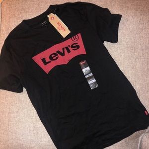 Levi’s T-shirt